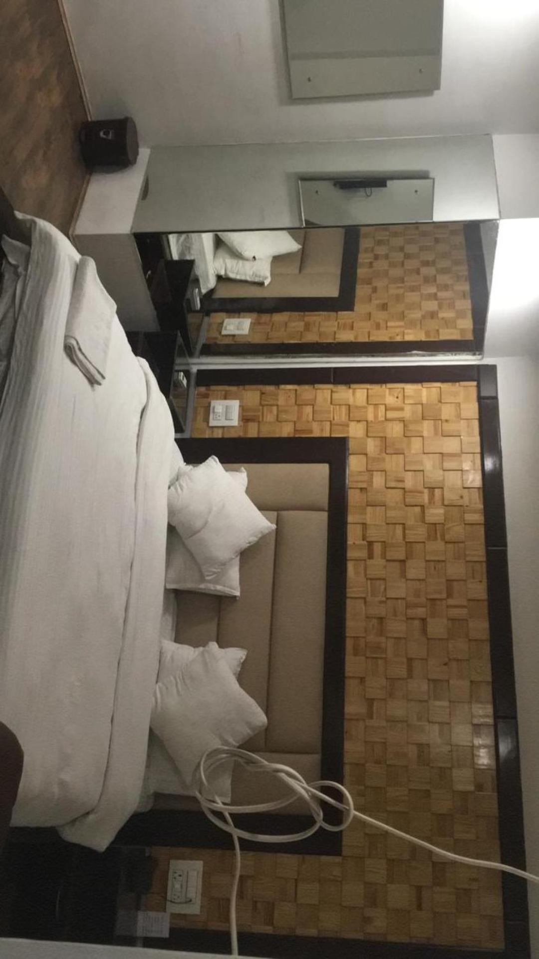 Hotel Bliss , Anantnag Екстер'єр фото